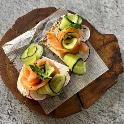 Брускетта с лососем в Гастропапы по цене 650 ₽