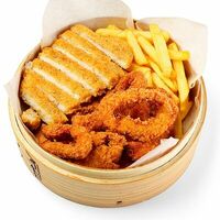 Тьян Пхад с кальмаром в Pho Me