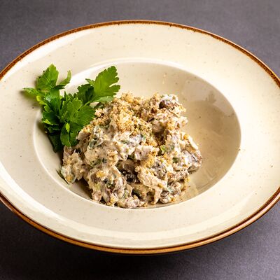 Салат с курицей и грибами в Хачапурная 39 по цене 517 ₽