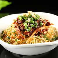 Лапша с курицей в сладком соусе в Синфу парк