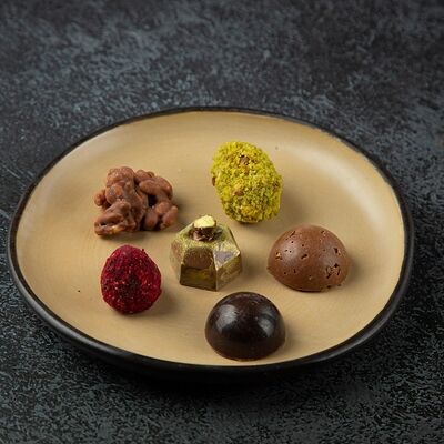 Ассорти конфет в Fish Point по цене 990 ₽