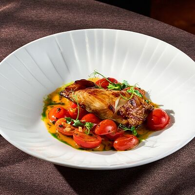 Черная треска с томатами в База по цене 1590 ₽