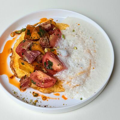 Омлет с запеченной тыквой, томатом и беконом в Coffeeline - кофе и еда по цене 480 ₽