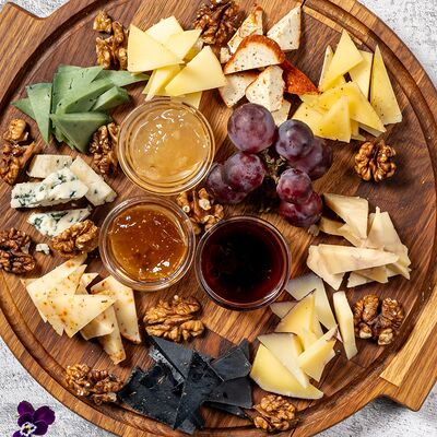 Сырное плато в Мускат по цене 1750 ₽