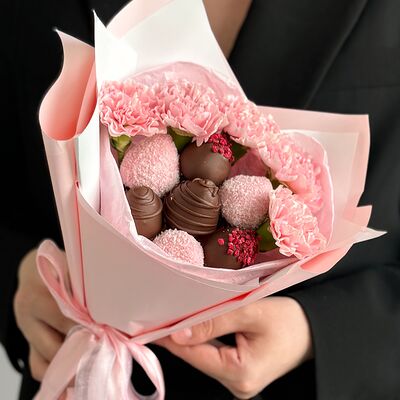 Клубничный букет в шоколаде Меги в Клубника по цене 3290 ₽