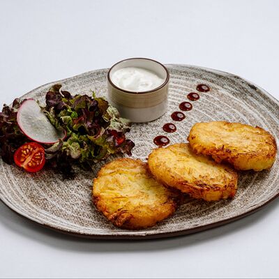 Драники с щучьей икрой, взбитой со сметаной в Каспий по цене 484 ₽