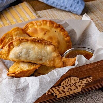 Эмпонадос в Бурито по цене 520 ₽