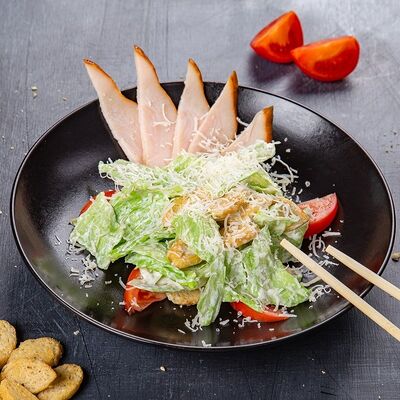 Салат Цезарь с курицей в SushiDays по цене 279 ₽