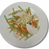 Салат Ном с курицей в Pho Bo Ханой