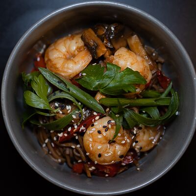 Лапша с креветками в Вок&Вафля по цене 720 ₽