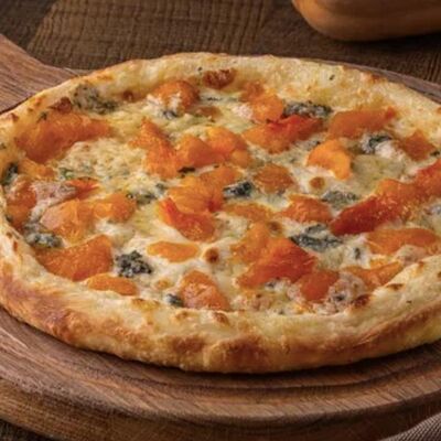 Хачапури с пряной тыквой и сыром горгонзола в Мамули по цене 890 ₽