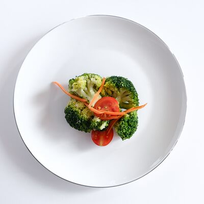 Брокколи с овощами в Уже готово по цене 165 ₽