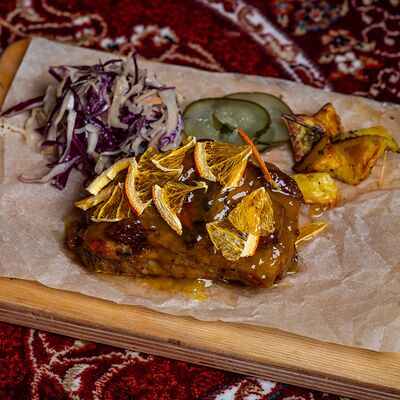 Свиные ребра копченые с цитрусовой глазурью и апельсиновой крошкой в Ребра по цене 1080 ₽