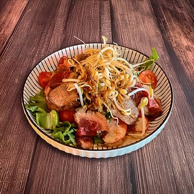 Салат с ростбифом в Kekou Вкусная еда по цене 540 ₽