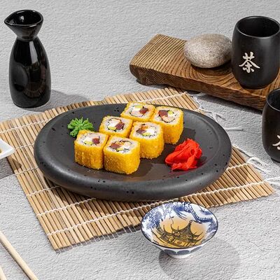 Горячий ролл Цезарь с тунцом в Vivat Pizza по цене 535 ₽