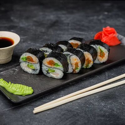 Инь-янь с лососем в Пикники по цене 730 ₽