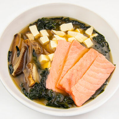 Мисо-суп с лососем в Фитнес меню по цене 530 ₽