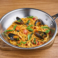 Спагетти с морепродуктами в Клёво