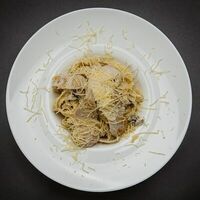 Феттучини альфредо в La Piazza
