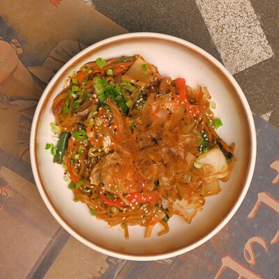 Лапша Якисоба с морепродуктами в Лапса раменбар по цене 750 ₽