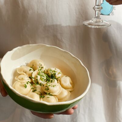 Дюжина сибирских пельменей ручной лепки в Леопольд по цене 650 ₽