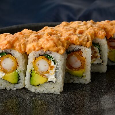 Ролл с креветкой и острым тартаром из лосося в Роллинка по цене 480 ₽