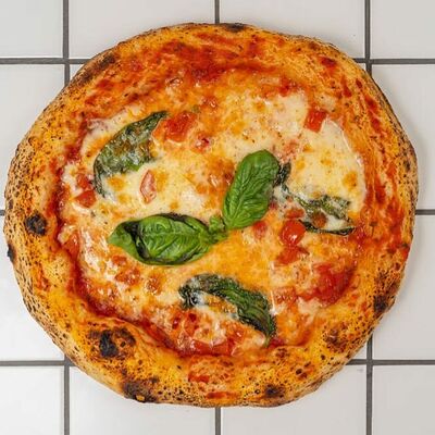 Маргарита 22 см в Padre pizzeria bar по цене 550 ₽