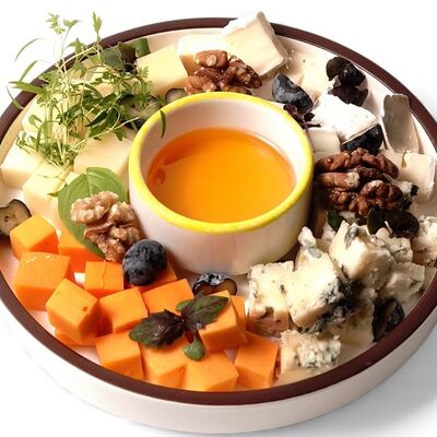 Сырная тарелка в Завтрак по цене 800 ₽