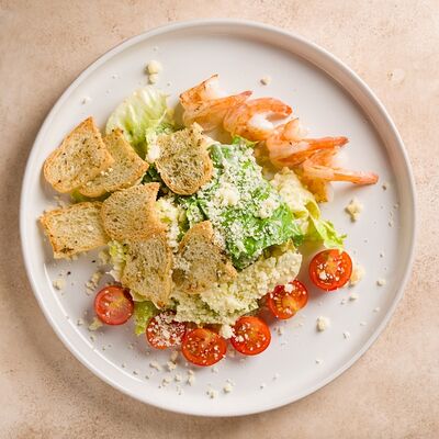 Цезарь с креветками в RestikVam по цене 930 ₽