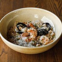 Орзо с морепродуктами в Pasta Salsa Osteria