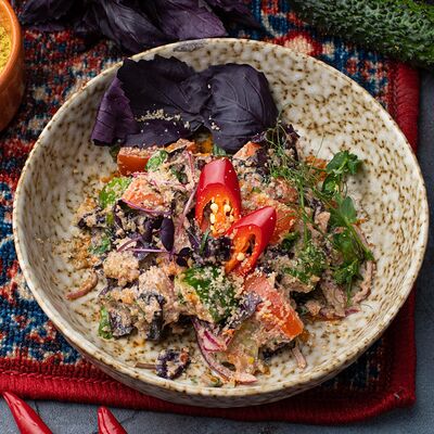 Салат по-грузински в Хижина по цене 490 ₽