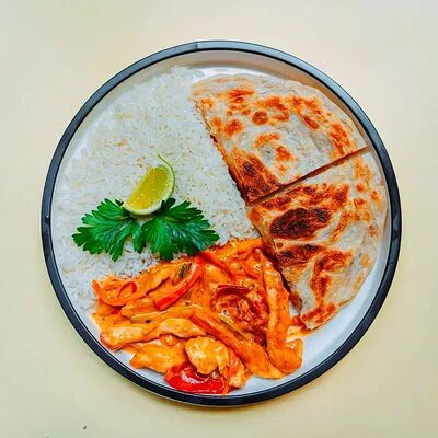 Рис карри с курицей в Маффин по цене 480 ₽