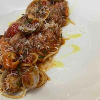 С морепродуктами в томатном соусе в Опытный по цене 1190 ₽