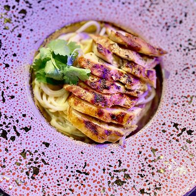 Спагетти с куриным стейкомв Пицца на дровах по цене 850 ₽