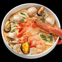 Суп Том ям Королевский в Umami Mami