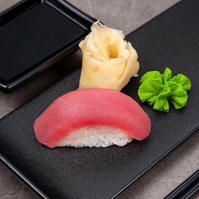 Суши тунец в Fish Проект Азия по цене 250 ₽