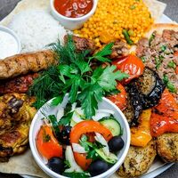 Турецкая мясная тарелка в Зефир