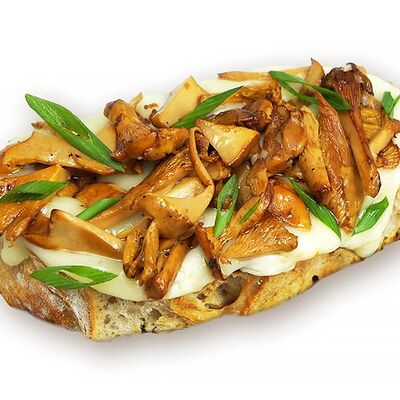 Брускетта с лисичками и страчателлой в Золотая вобла по цене 700 ₽