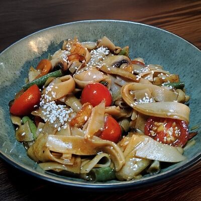 Вок с креветками и грибамив Rezept по цене 735 ₽