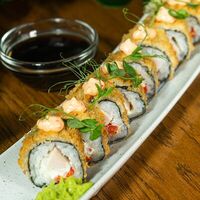 Жареный ролл с курицей в Eva bistro