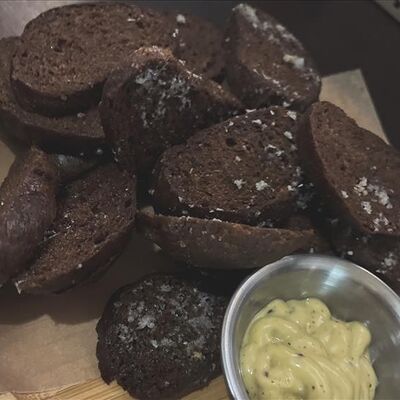 Гренки ржаные в Генрих и Генриетта по цене 150 ₽