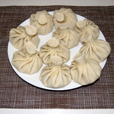 Хинкали с сыром не вареные в Шашлыки & Пироги по цене 700 ₽