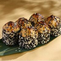 Запеченный ролл с грибами и курицей в BBQ Beer Restaurant