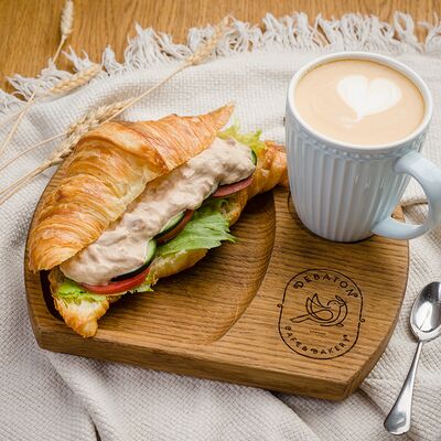 Круассан с муссом из тунца и свежими овощами в Debaton по цене 432