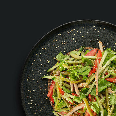 Салат из курицы в Базилико-пицца по цене 46550 ₽