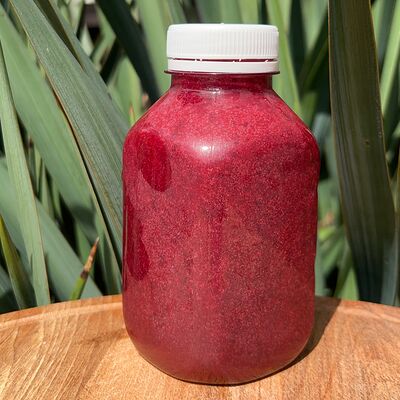 Смузи ягодный с мятой в Чёрноморская пицца по цене 380 ₽