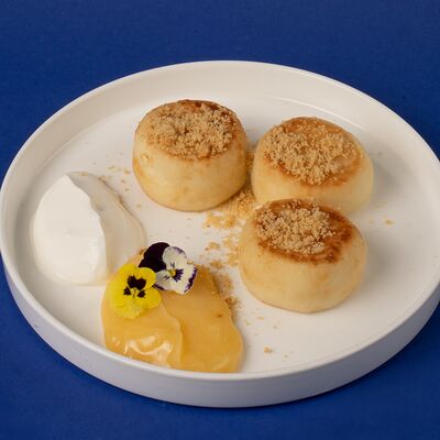 Сырники с лаймовым курдом в Tine по цене 400 ₽