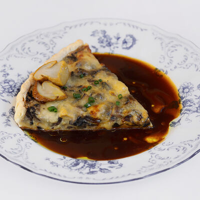 Киш с лесными грибами в Обломов по цене 1260 ₽