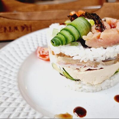 Салат Филадельфия в Пельмэн по цене 510 ₽