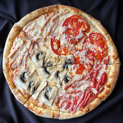 Пицца Четыре сезона в Урбан Гриль по цене 696 ₽